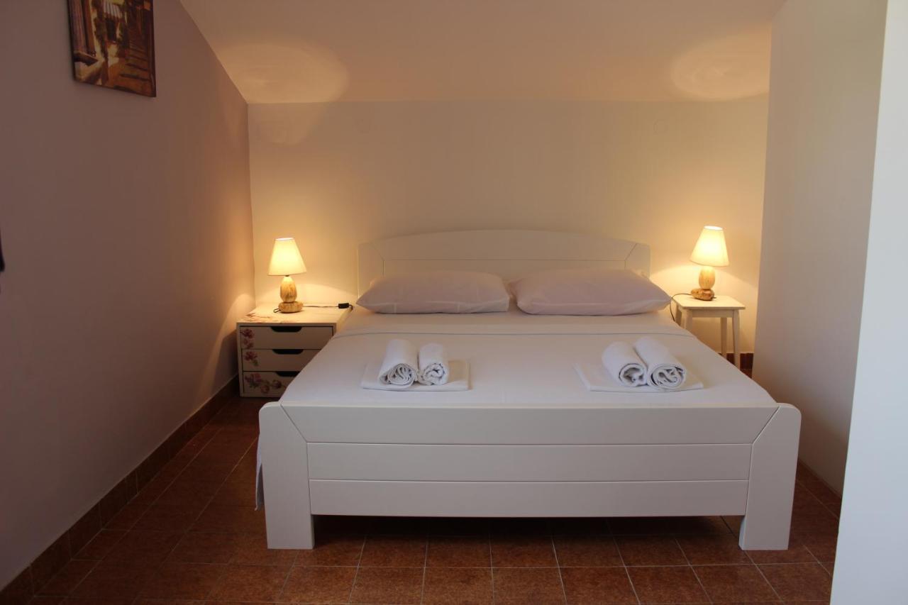 אומיס Apartments Petrada חדר תמונה